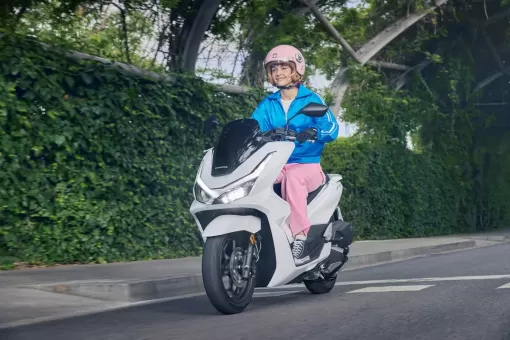 honda-nov24-pcx125-gallery3.jpg